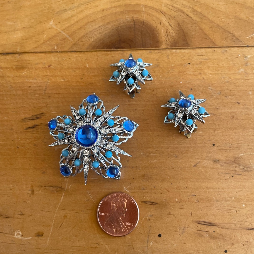 Blue and silver star shaped vintage brooch and earrings set